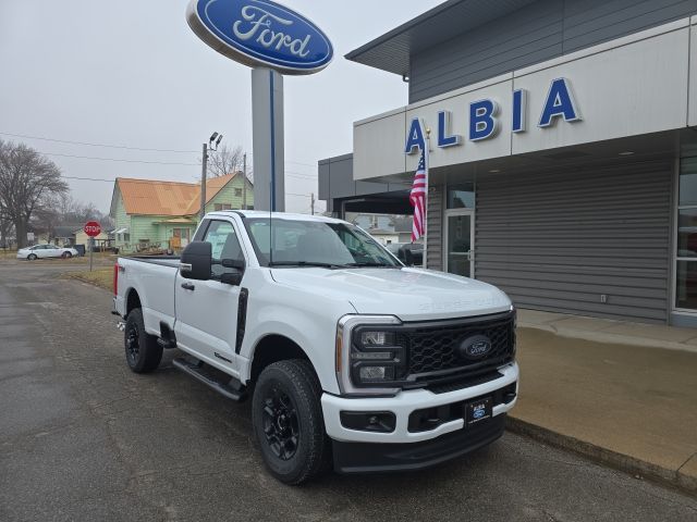 Oxford White 2026 Ford F-250 Super Duty Pickup Truck Four-Wheel Drive Automatic