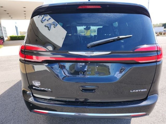 Used 2023 Black Chrysler Limited image 9