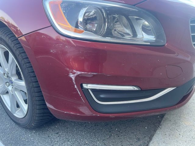 Used 2017 Red Volvo T5 Premier image 12