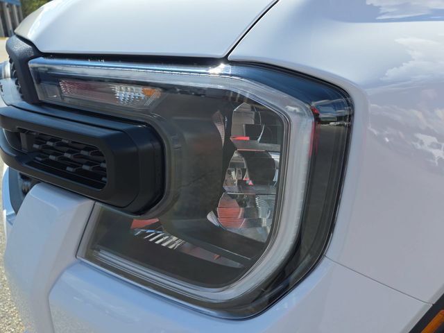 New 2026 Oxford White Ford XL image 30