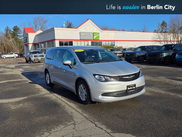 2023 Chrysler Voyager LX FWD