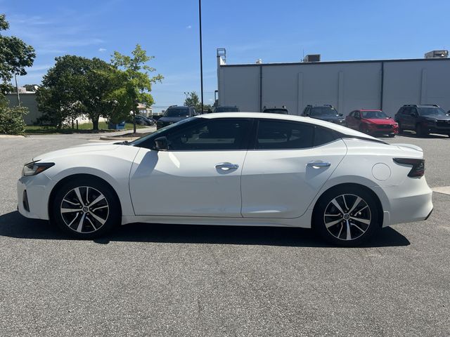 Used 2020 White Nissan 3.5 S image 10