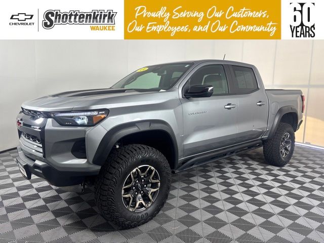 Sterling Gray Metallic 2024 Chevrolet Colorado Pickup Truck Four-Wheel Drive 8-Speed Automatic