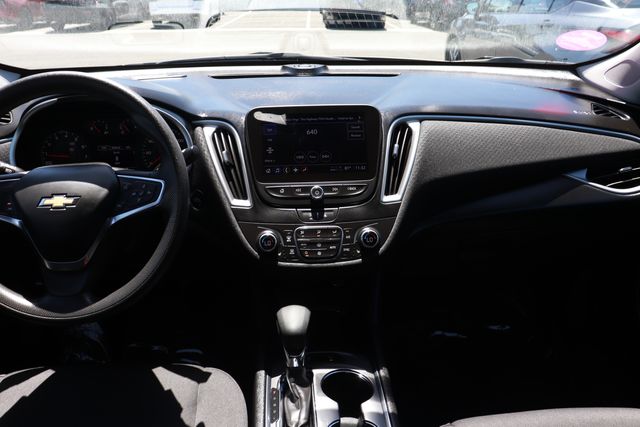2024 Chevrolet Malibu LT photo
