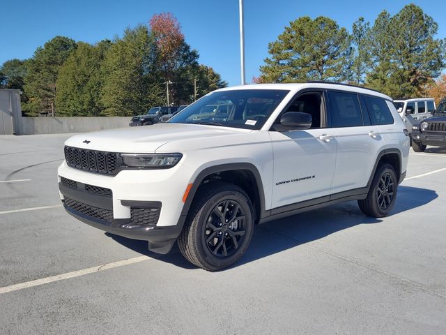 New 2025 White Jeep Altitude X image 4