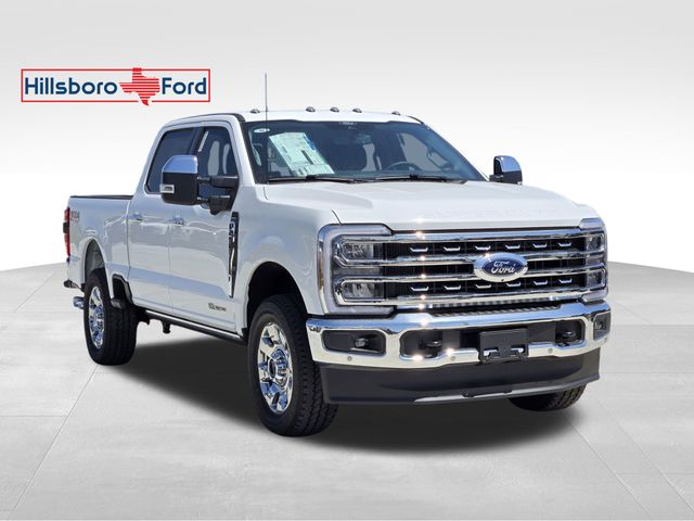 2025 Oxford White Ford Super Duty F-250 SRW Lariat 4X4 Truck