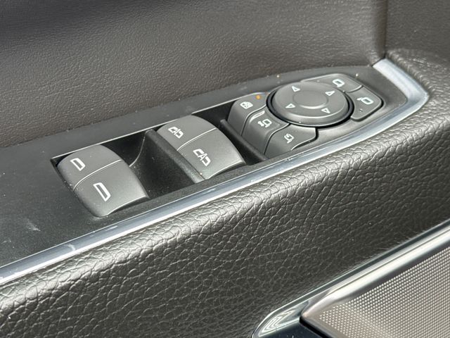 Used 2024 Silver GMC Denali image 21