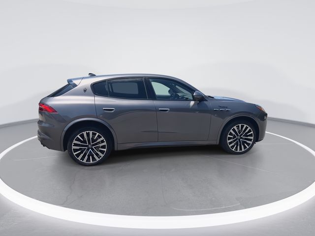 Used 2023  Maserati Modena image 9