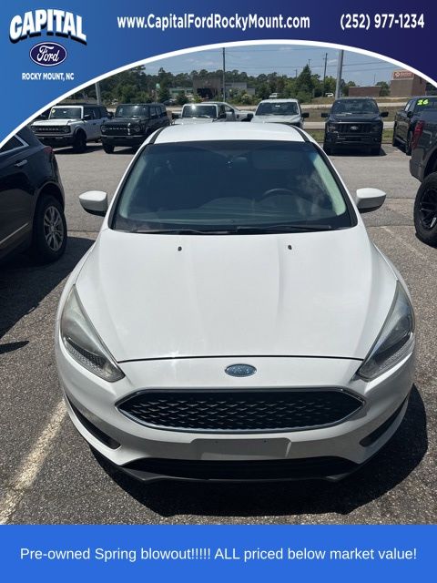 2018 Ford Focus Sedan SE's photo