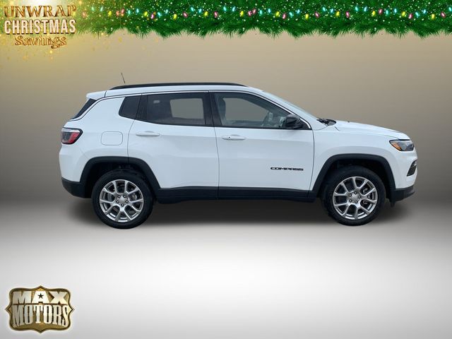 2024 Jeep Compass Latitude Lux 15