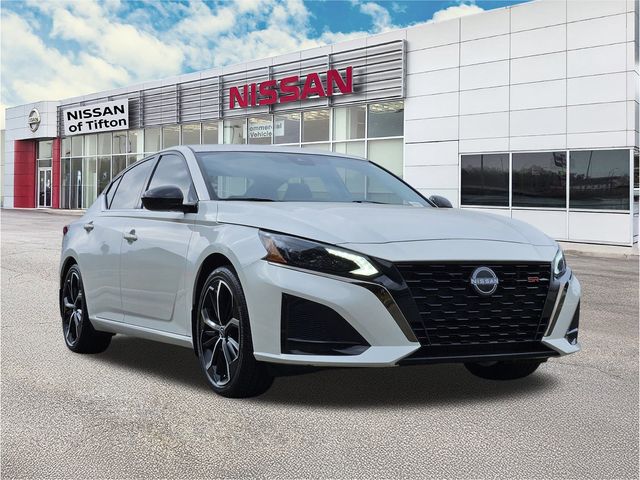 2024 Nissan Altima SR's photo