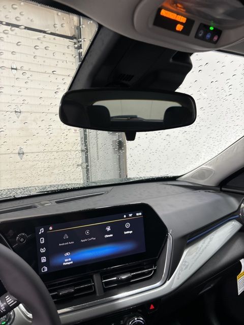 2025 Chevrolet Trax LT photo