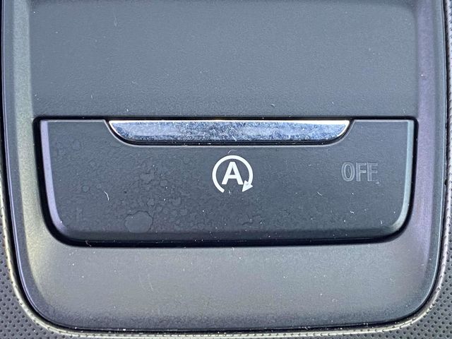 2022 Star White Metallic Tri-Coat Ford Edge ST Line AWD SUV