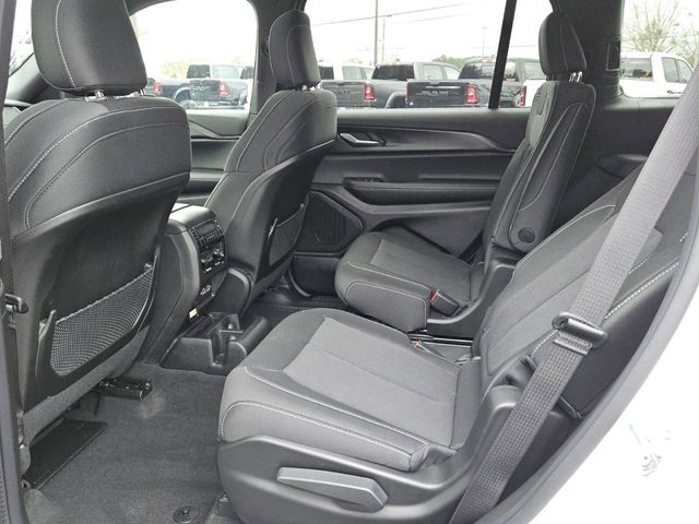 2026 Jeep Grand Cherokee L Altitude 4x4