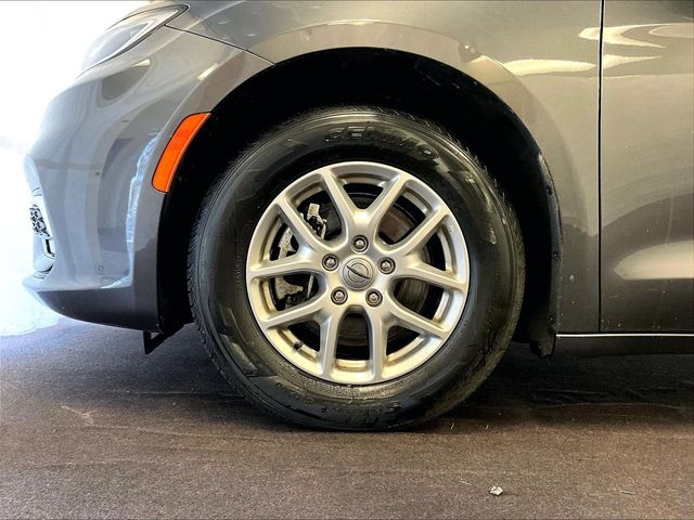 2023 Chrysler Pacifica Touring L Gray at Spitzer Acura