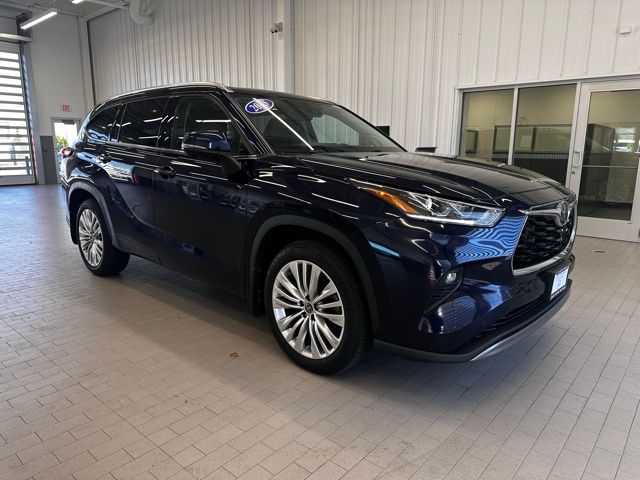 Blueprint 2023 Toyota Highlander Platinum AWD SUV / Crossover All-Wheel Drive 8-Speed Automatic