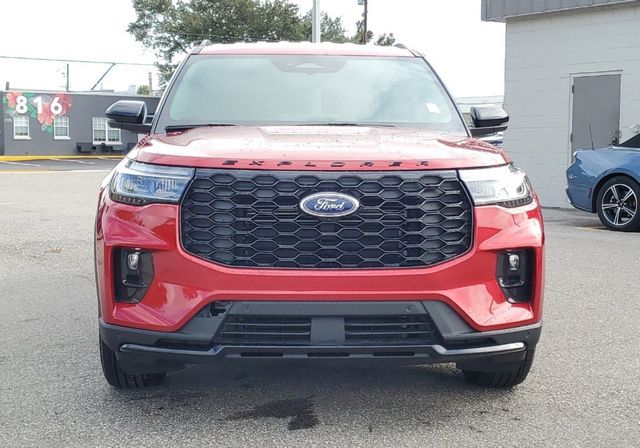 2025 Ford Explorer ST-Line 2