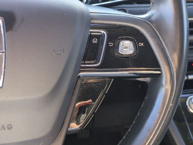 Used 2020 White Lincoln Standard image 17