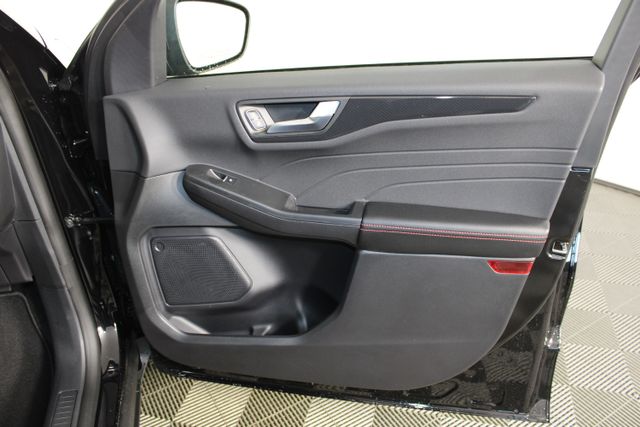 2025 Ford Escape ST-Line photo 21