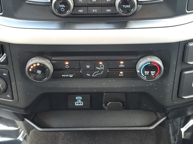 2023 Ford F-150 XLT:B02162