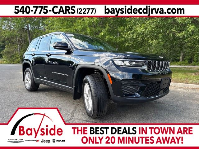 Diamond Black Crystal Pearlcoat 2025 Jeep Grand Cherokee SUV / Crossover Four-Wheel Drive 8-Speed Automatic