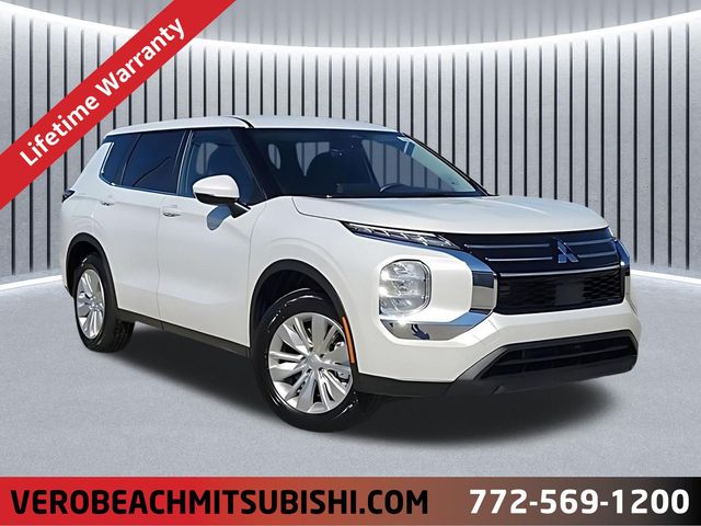 2026 Mitsubishi Outlander ES