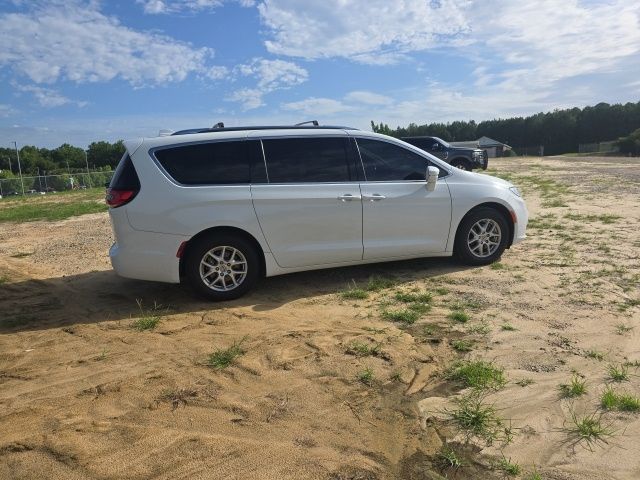 Used 2021 White Chrysler Touring L image 10