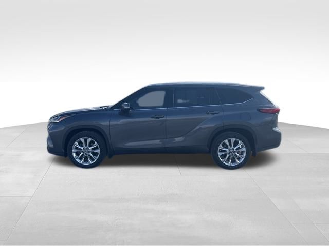 used 2023 Toyota Highlander car, priced at $39,529