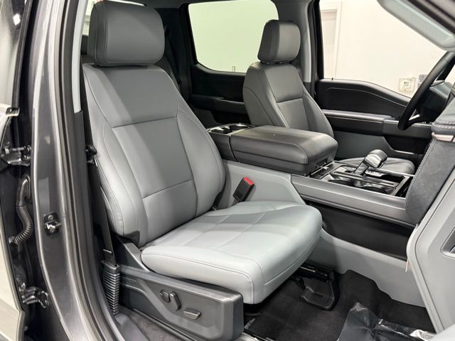 2025 Ford F-150 Lightning Flash photo