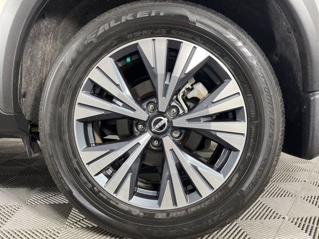 2023 Pearl White Tricoat Nissan Rogue SV FWD SUV