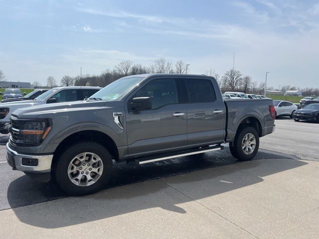 Gray 2025 Ford F-150 XLT SuperCrew 4WD Pickup Truck Four-Wheel Drive Automatic