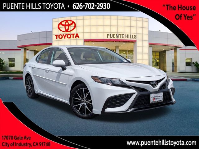 2024 Toyota Camry SE FWD
