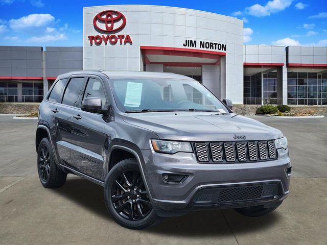Gray (Granite Crystal Metallic Clearcoat) 2017 Jeep Grand Cherokee Altitude 4WD SUV / Crossover Four-Wheel Drive 8-Speed Automatic