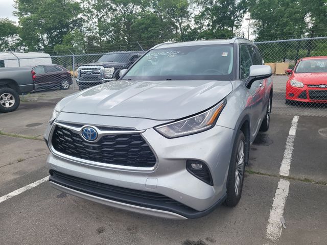 Celestial Silver Metallic 2020 Toyota Highlander Hybrid Platinum AWD SUV / Crossover All-Wheel Drive Continuously Variable Transmission