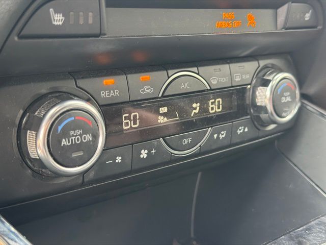 Used 2017 White Mazda Signature image 18