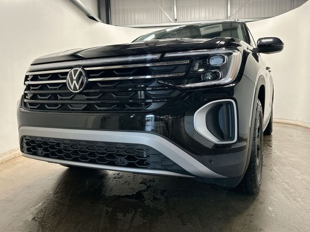 2025 Volkswagen Atlas 2.0T Peak Edition Black at Subaru and VW of Moon Township