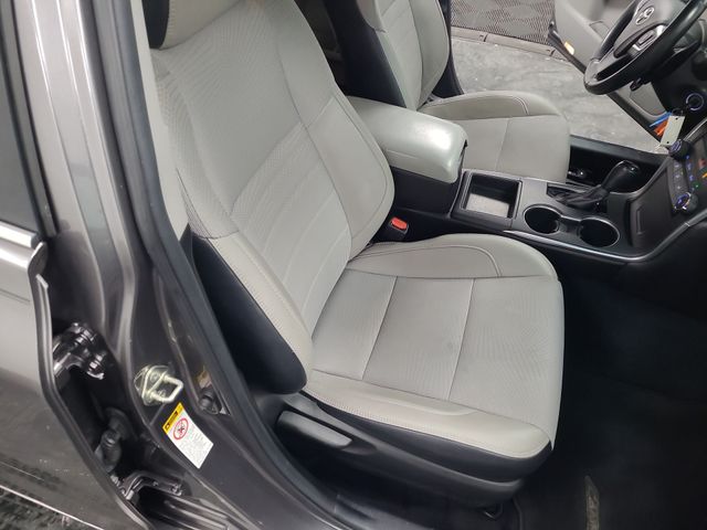 2016 – Toyota – Camry