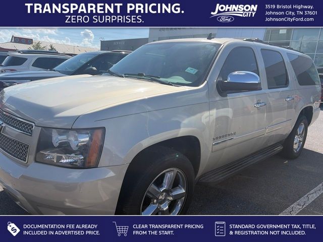 Champagne Silver Metallic 2014 Chevrolet Suburban SUV / Crossover Four-Wheel Drive 6-Speed Automatic Overdrive