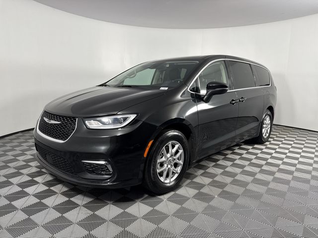 Used 2023 Chrysler Pacifica For Sale in Indianapolis, IN