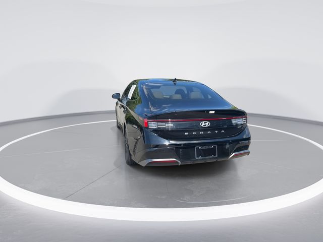 Used 2025 Black Hyundai Limited image 7