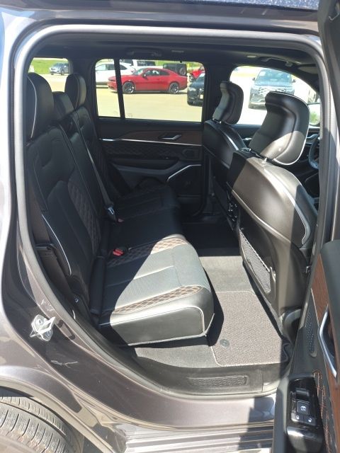 Used 2024 Jeep Grand Cherokee SUV