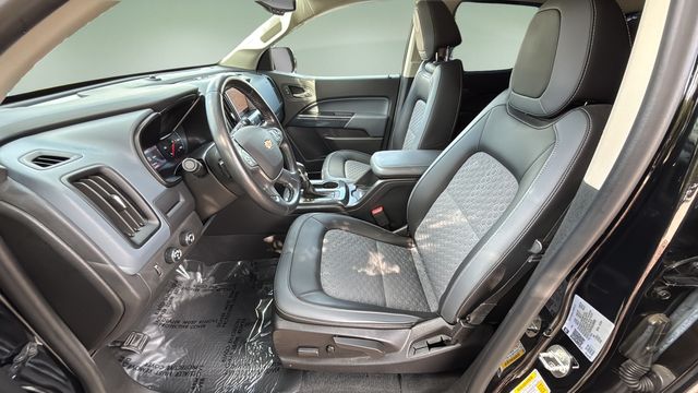 Used 2022 Black Chevrolet Z71 image 18