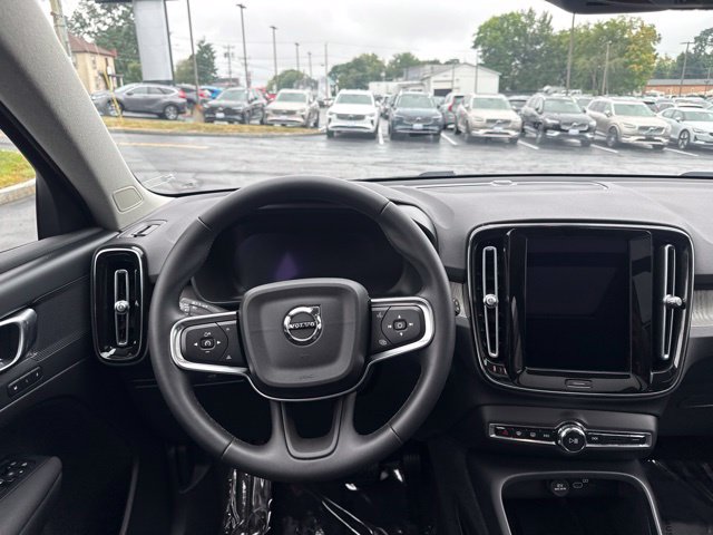 Used 2023 Volvo XC40 SUV
