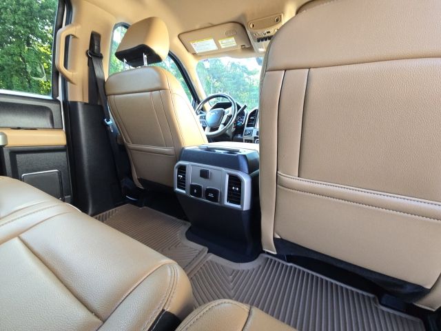 2022 Ford F-250SD Lariat:B02329