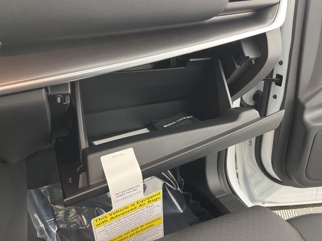 2025 Everest White Pearl Nissan Rogue SV FWD SUV