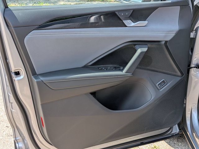 2025 Volkswagen Tiguan SE - Photo 15