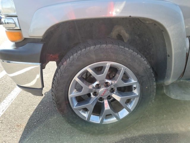 2005 Chevrolet Suburban 1500 LS 4X4 SUV