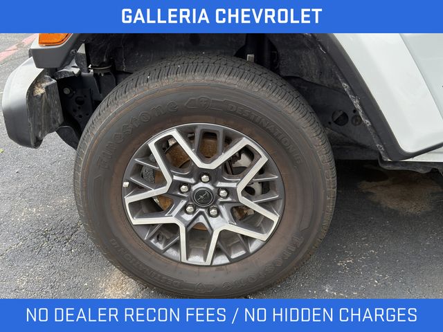 View vehicle photo 4