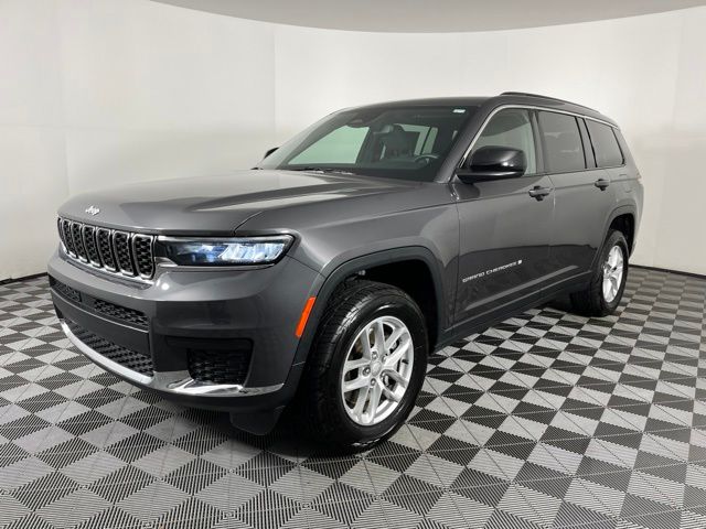 Certified Used 2024 Gray Jeep Laredo image 4