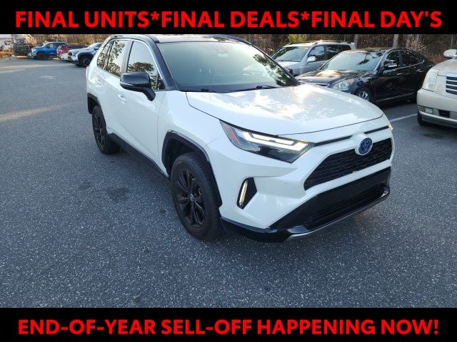 2022 Toyota RAV4 XSE's photo
